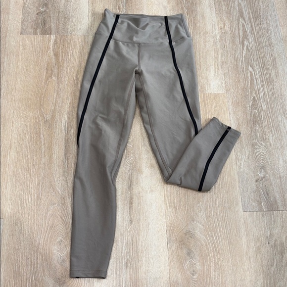 Abercrombie & Fitch Pants - A&F YPB leggings